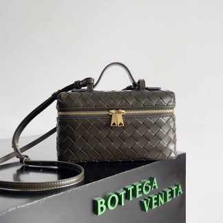 Replica Bottega Veneta intrecciato leather Bang Bang Vanity Case