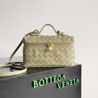 Replica Bottega Veneta intrecciato leather Bang Bang Vanity Case