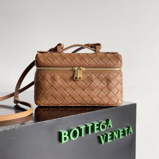 Replica Bottega Veneta intrecciato leather Bang Bang Vanity Case