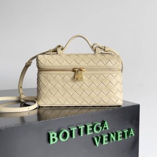 Replica Bottega Veneta intrecciato leather Bang Bang Vanity Case