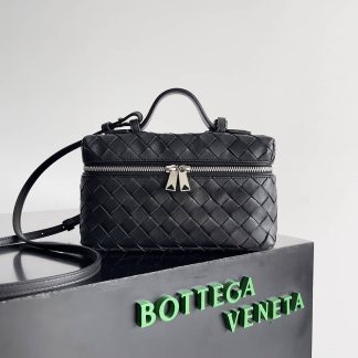 Replica Bottega Veneta intrecciato leather Bang Bang Vanity Case