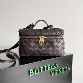 Replica Bottega Veneta intrecciato leather Bang Bang Vanity Case