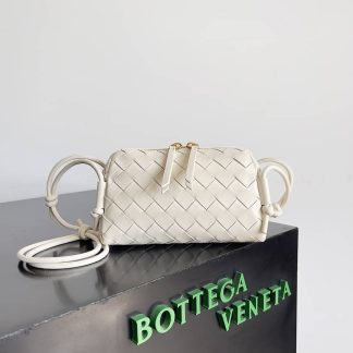 Replica Bottega Veneta Concert Intrecciato Leather Pouch