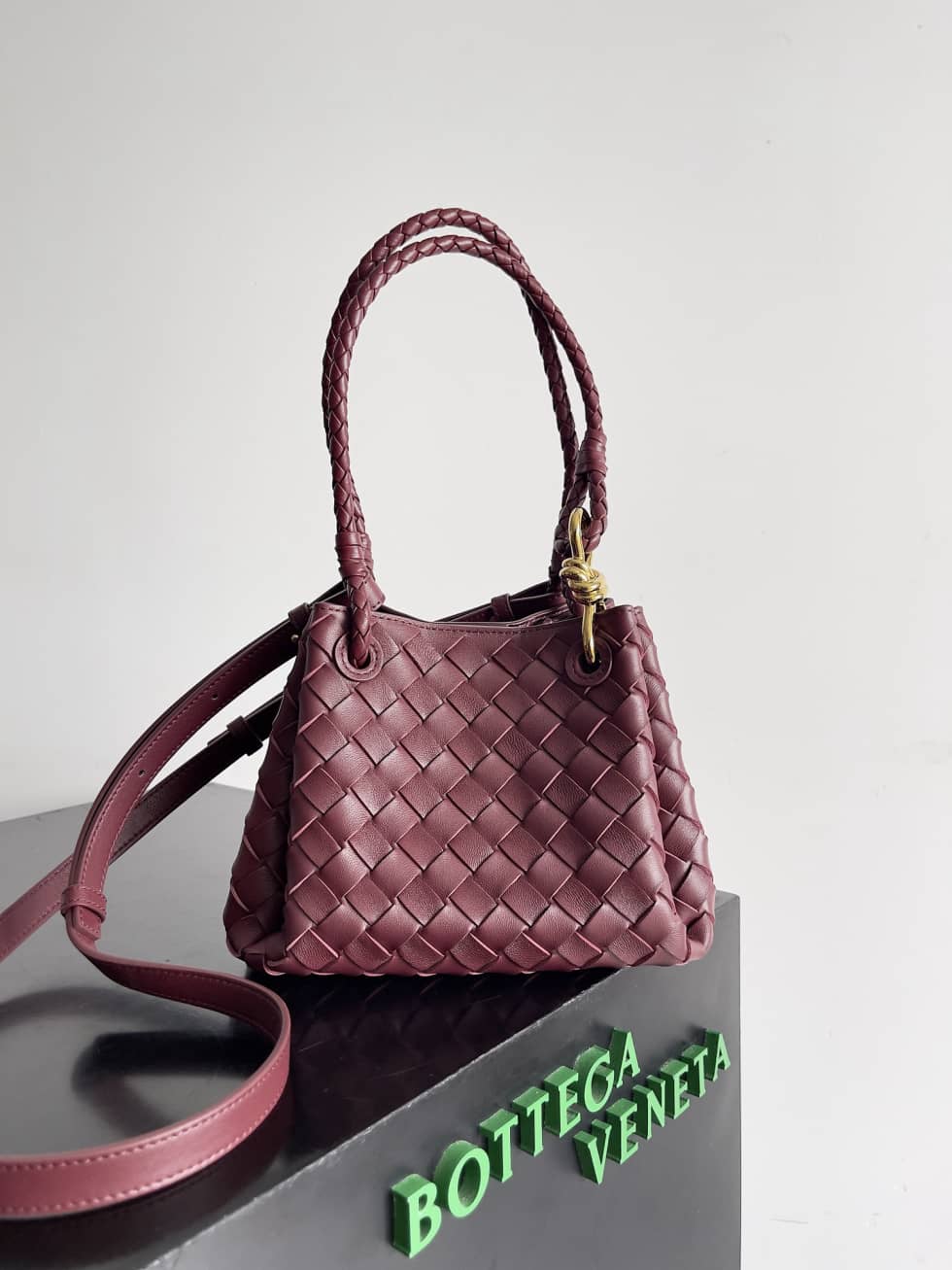 Replica Bottega Veneta Small Leather Parachute Shoulder Bag_10_155722 Replica Bottega Veneta Small Leather Parachute Shoulder Bag