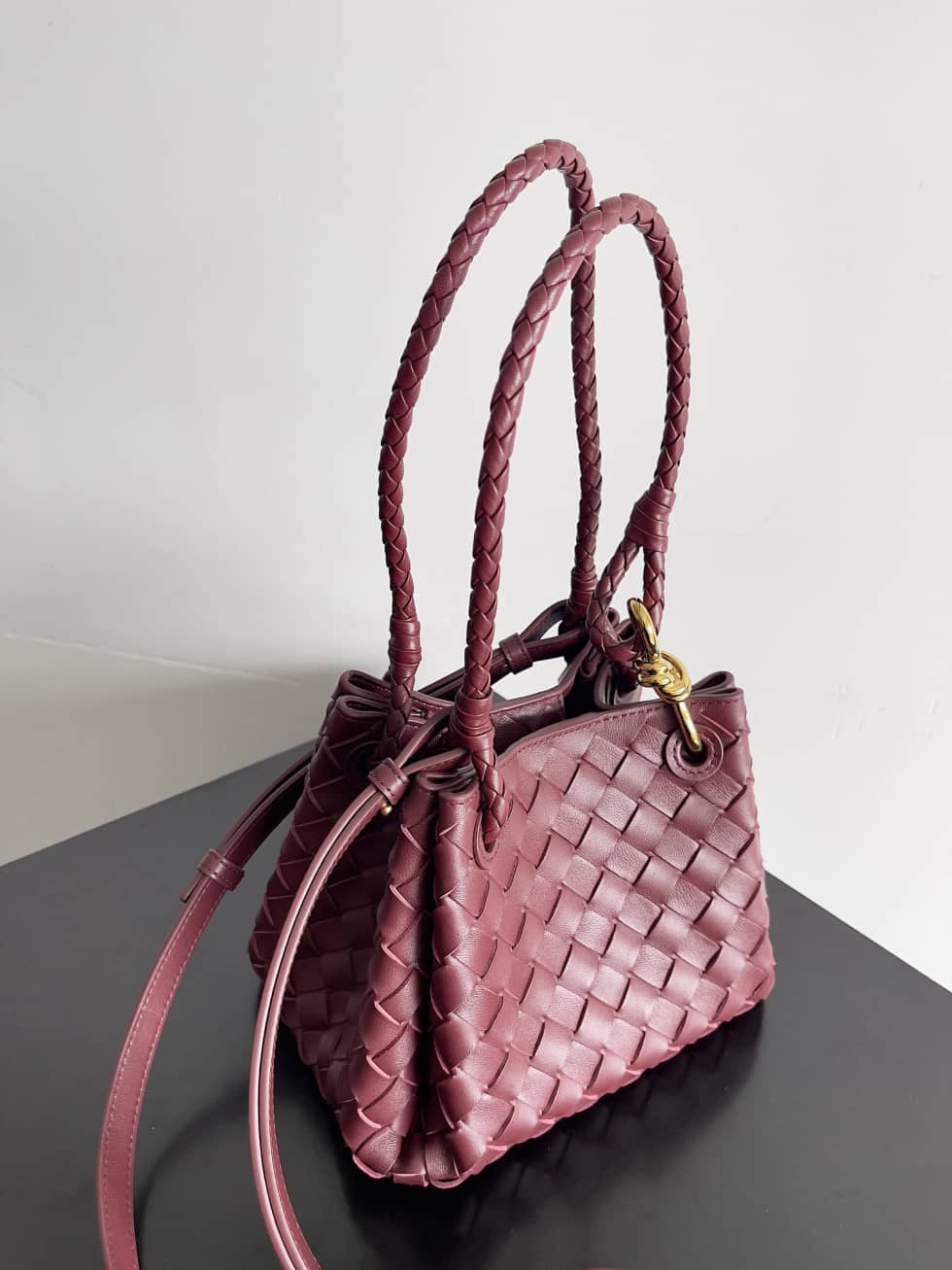 Replica Bottega Veneta Small Leather Parachute Shoulder Bag_2_155722 Replica Bottega Veneta Small Leather Parachute Shoulder Bag