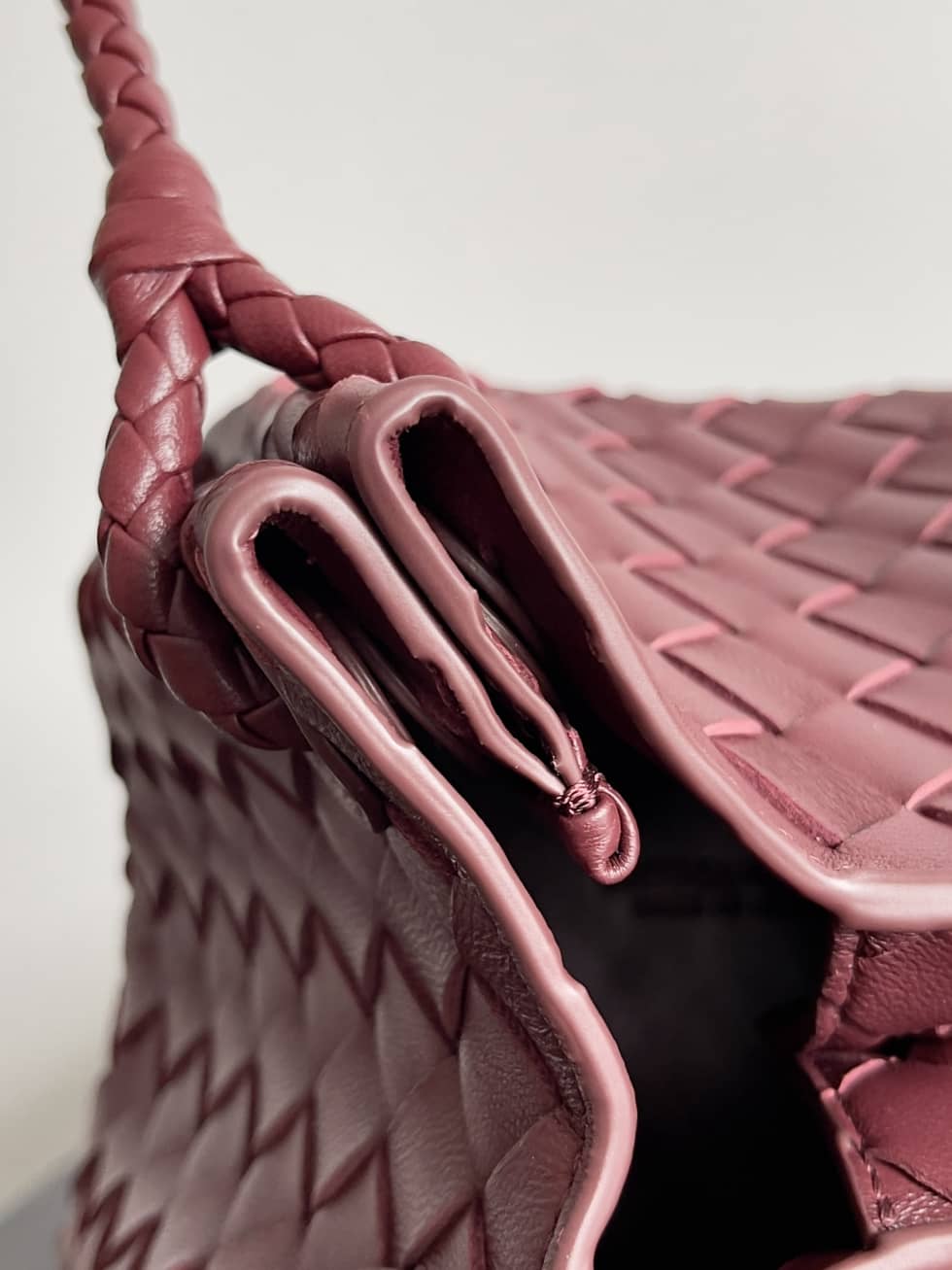 Replica Bottega Veneta Small Leather Parachute Shoulder Bag_4_155722 Replica Bottega Veneta Small Leather Parachute Shoulder Bag