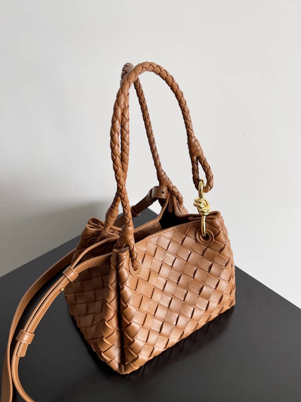 Replica Bottega Veneta Small Leather Parachute Shoulder Bag_2_155762 Replica Bottega Veneta Small Leather Parachute Shoulder Bag