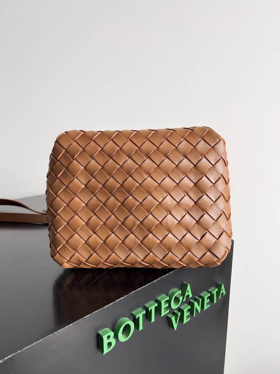 Replica Bottega Veneta Small Leather Parachute Shoulder Bag_5_155762 Replica Bottega Veneta Small Leather Parachute Shoulder Bag