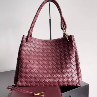 Replica Bottega Veneta Large Intrecciato Leather Parachute Shoulder Bag