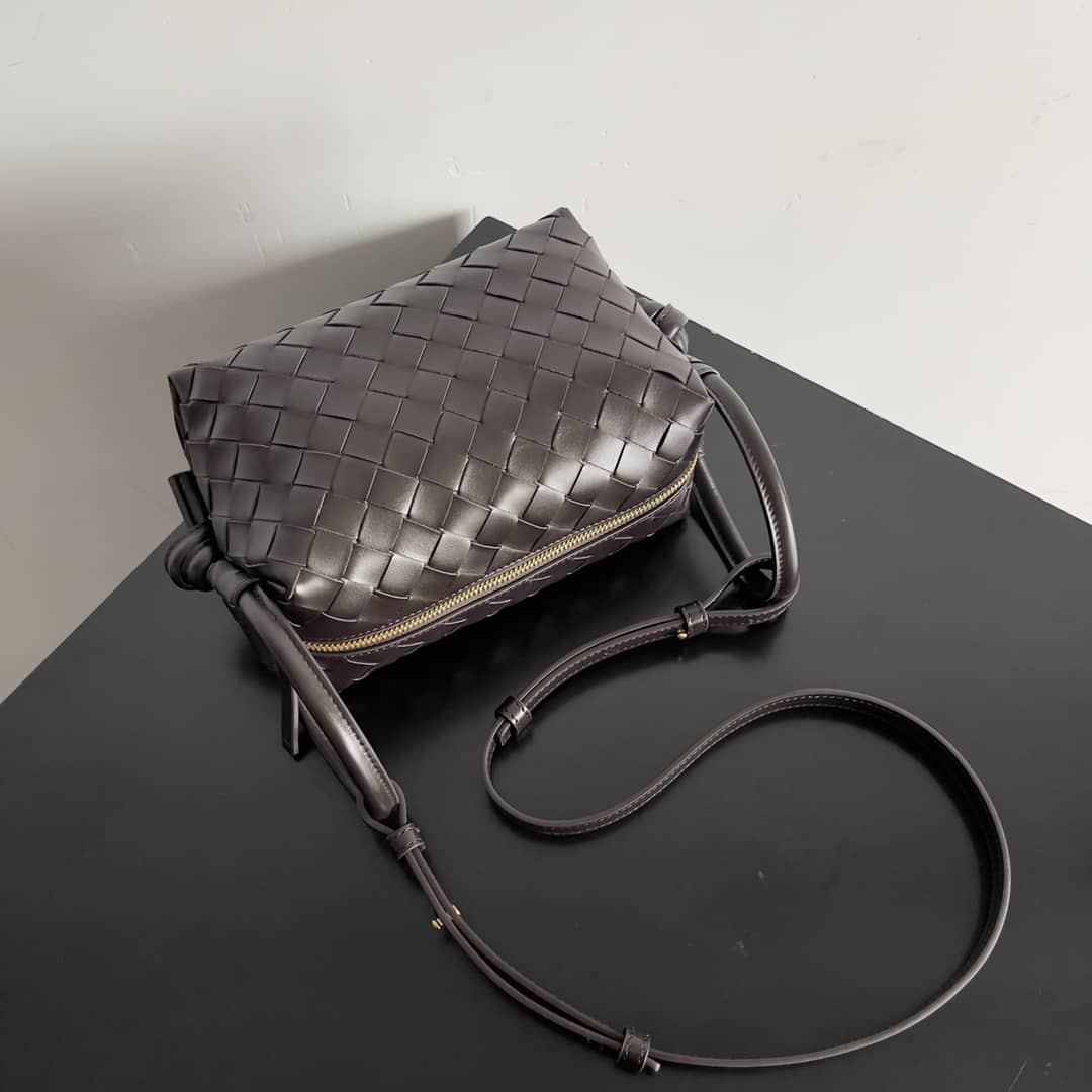 Replica Bottega Veneta Small Loop Intrecciato Leather Camera Bag_2_155888 Replica Bottega Veneta Small Loop Intrecciato Leather Camera Bag