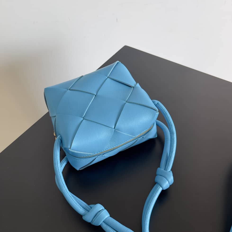 Replica Bottega Veneta Mini Cassette Camera Crossbody Bag_1_155988 Replica Bottega Veneta Mini Cassette Camera Crossbody Bag