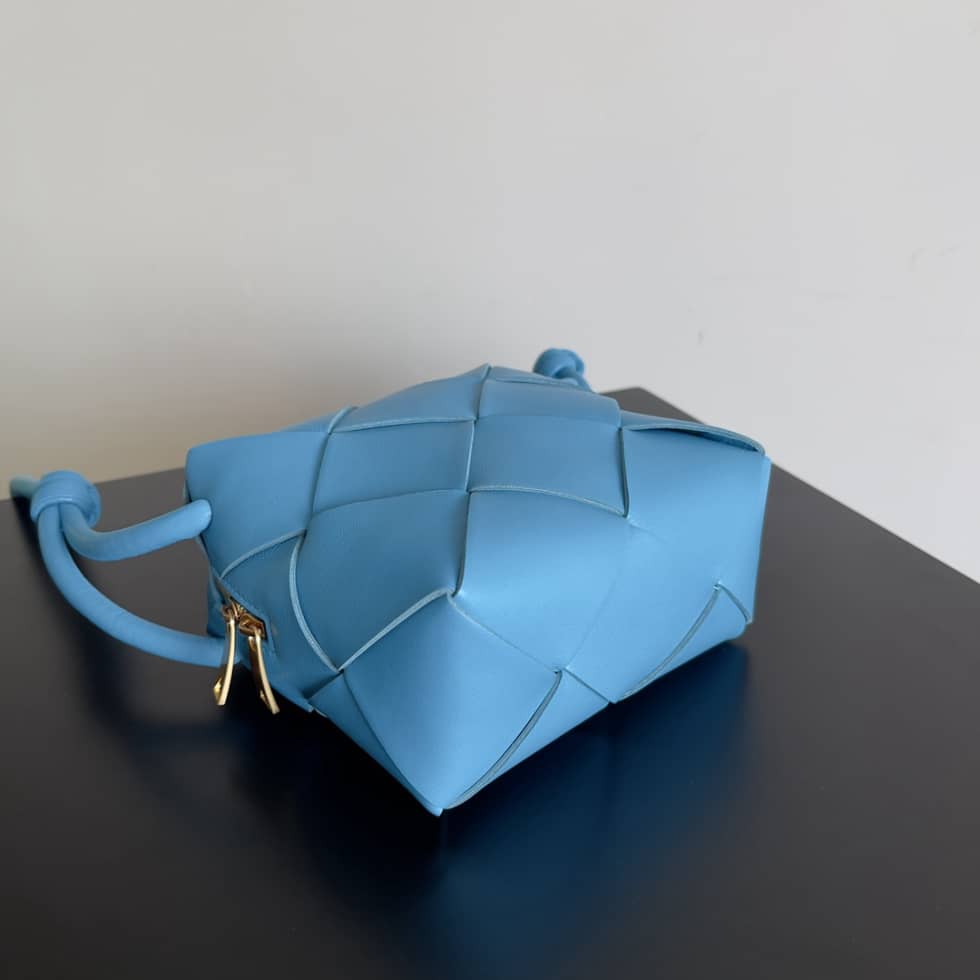 Replica Bottega Veneta Mini Cassette Camera Crossbody Bag_4_155988 Replica Bottega Veneta Mini Cassette Camera Crossbody Bag