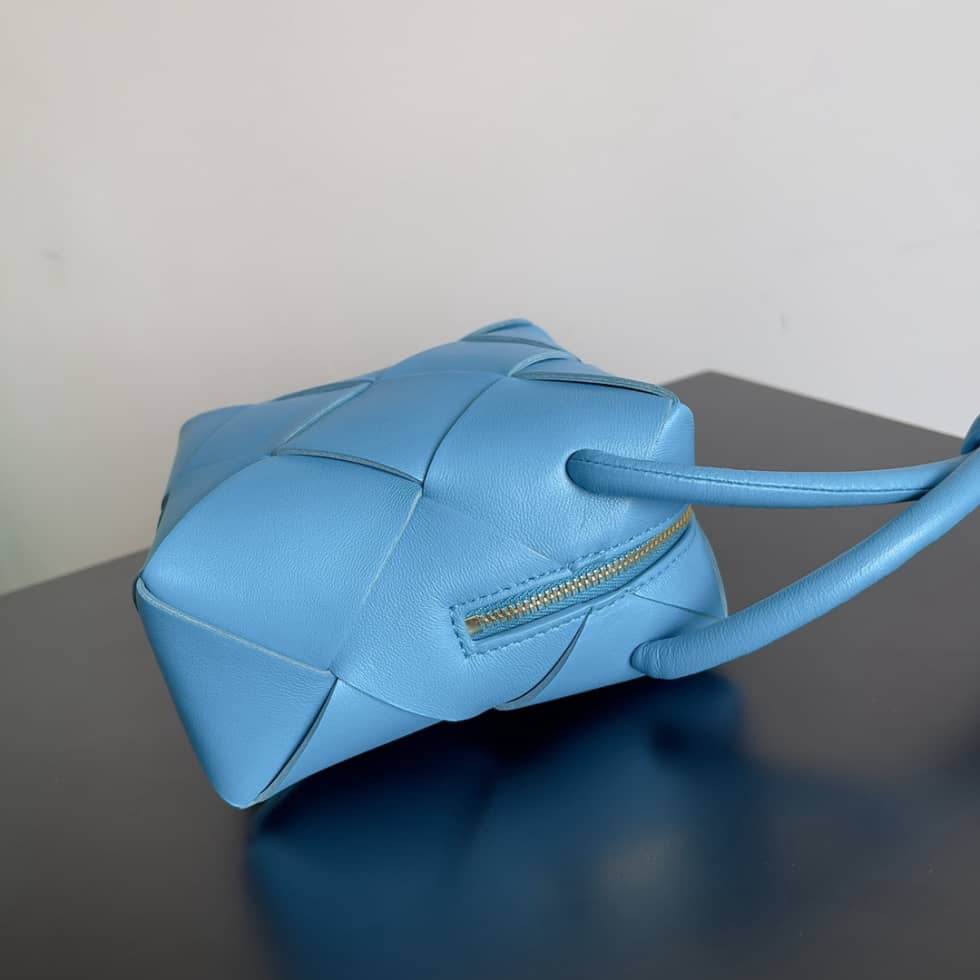 Replica Bottega Veneta Mini Cassette Camera Crossbody Bag_5_155988 Replica Bottega Veneta Mini Cassette Camera Crossbody Bag