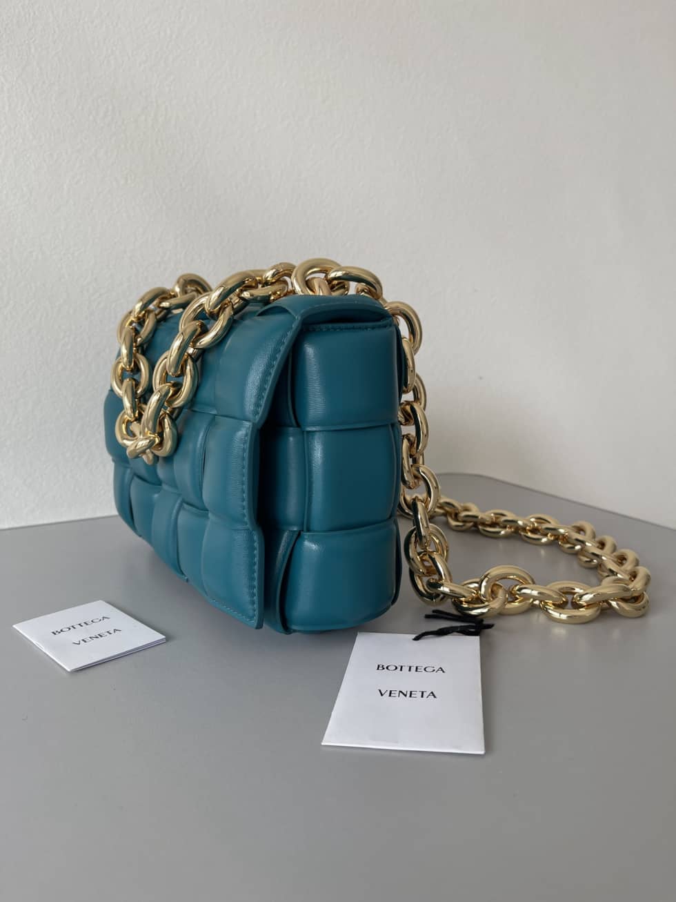 Replica Bottega Veneta Lambskin Maxi Intreccio Padded Chain Cassette Crossbody Bag_1_156248 Replica Bottega Veneta Lambskin Maxi Intreccio Padded Chain Cassette Crossbody Bag