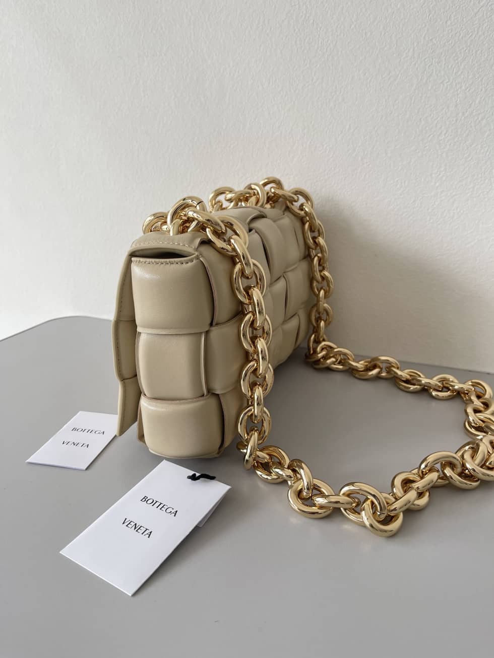 Replica Bottega Veneta Lambskin Maxi Intreccio Padded Chain Cassette Crossbody Bag_1_156338 Replica Bottega Veneta Lambskin Maxi Intreccio Padded Chain Cassette Crossbody Bag