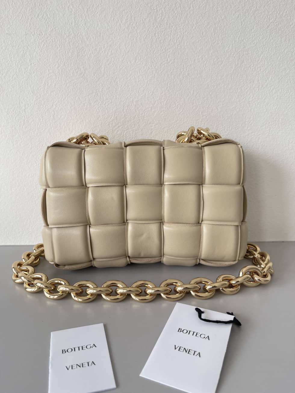 Replica Bottega Veneta Lambskin Maxi Intreccio Padded Chain Cassette Crossbody Bag_2_156338 Replica Bottega Veneta Lambskin Maxi Intreccio Padded Chain Cassette Crossbody Bag
