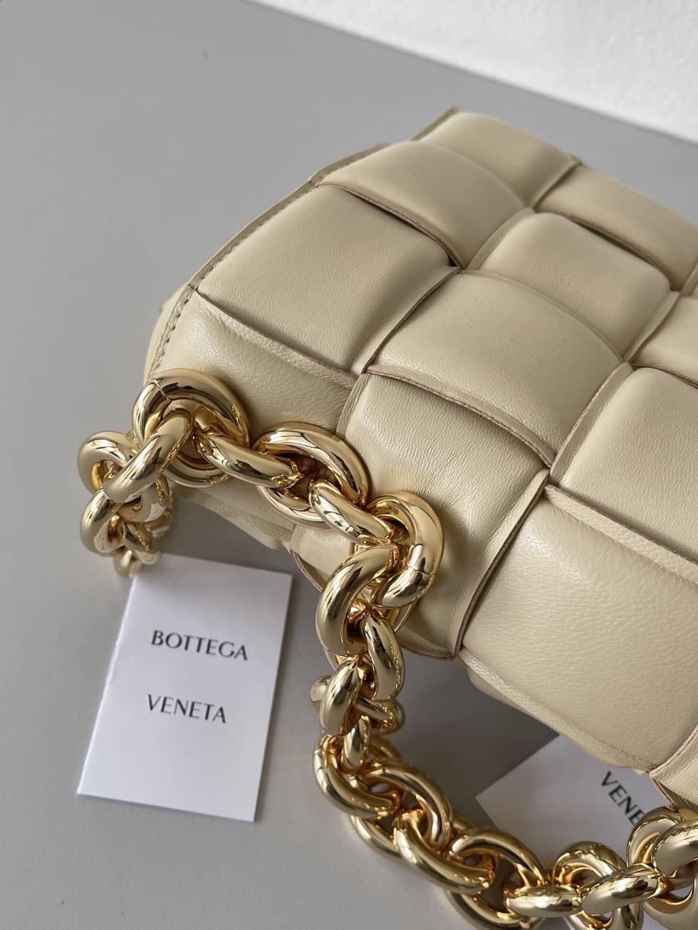 Replica Bottega Veneta Lambskin Maxi Intreccio Padded Chain Cassette Crossbody Bag_3_156338 Replica Bottega Veneta Lambskin Maxi Intreccio Padded Chain Cassette Crossbody Bag