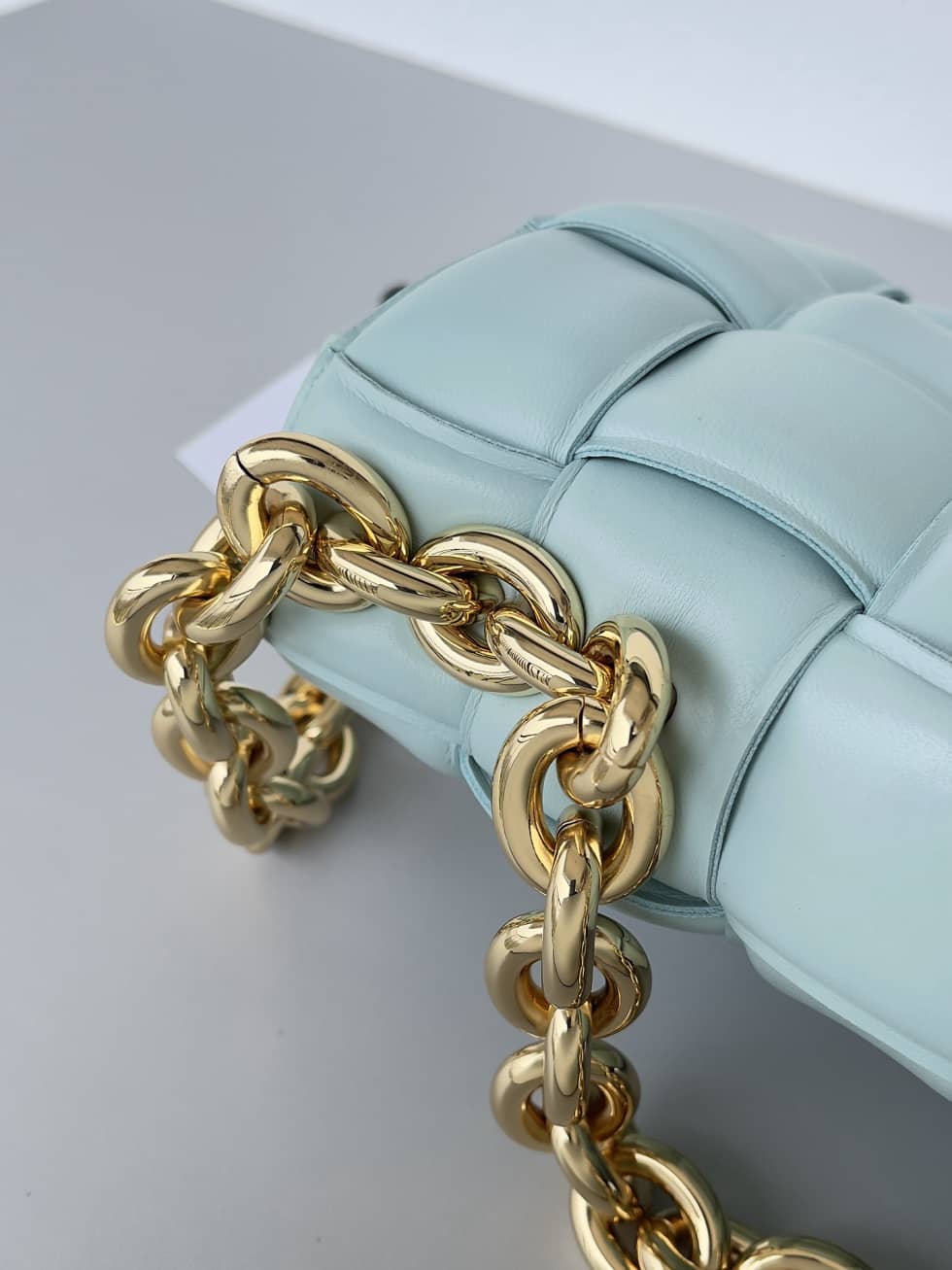 Replica Bottega Veneta Lambskin Maxi Intreccio Padded Chain Cassette Crossbody Bag_2_156438 Replica Bottega Veneta Lambskin Maxi Intreccio Padded Chain Cassette Crossbody Bag