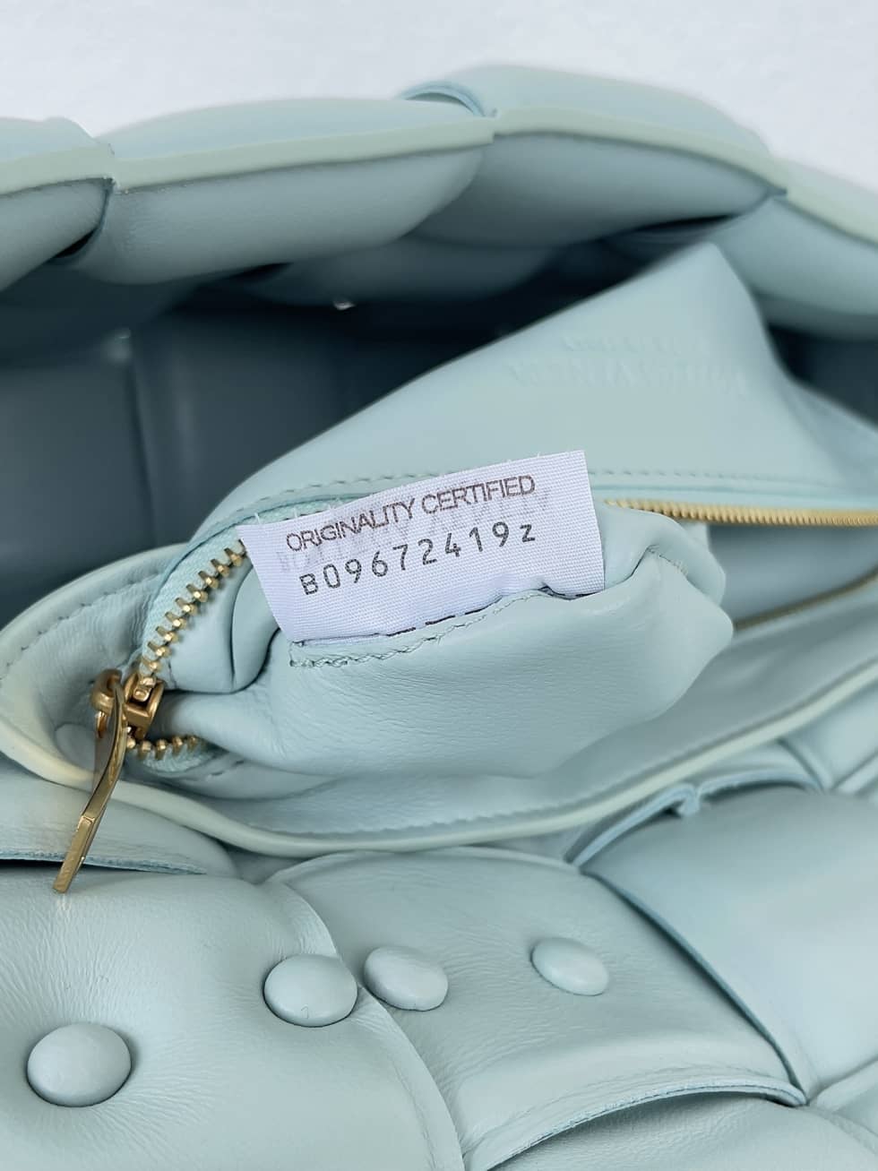 Replica Bottega Veneta Lambskin Maxi Intreccio Padded Chain Cassette Crossbody Bag_6_156438 Replica Bottega Veneta Lambskin Maxi Intreccio Padded Chain Cassette Crossbody Bag
