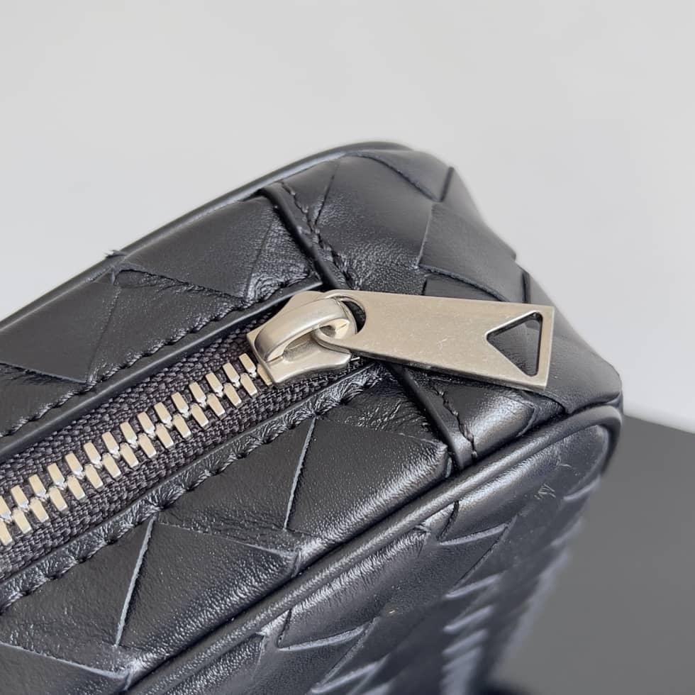 Replica Bottega Veneta Large Intrecciato Zipped Organizing Pouch_4_157705 Replica Bottega Veneta Large Intrecciato Zipped Organizing Pouch