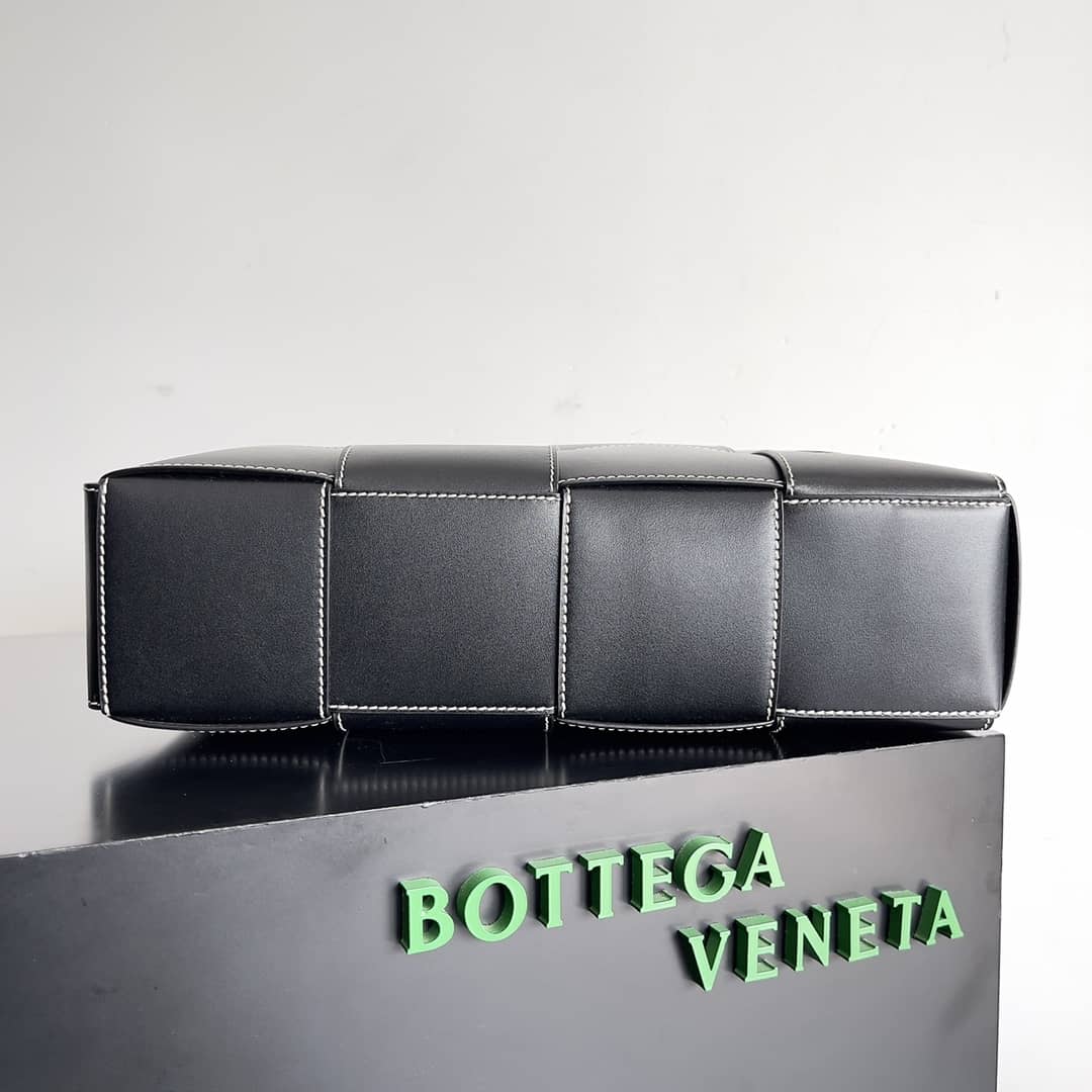 Replica Bottega Veneta Nappa Maxi Intrecciato Arco Tote_4_157785 Replica Bottega Veneta Nappa Maxi Intrecciato Arco Tote