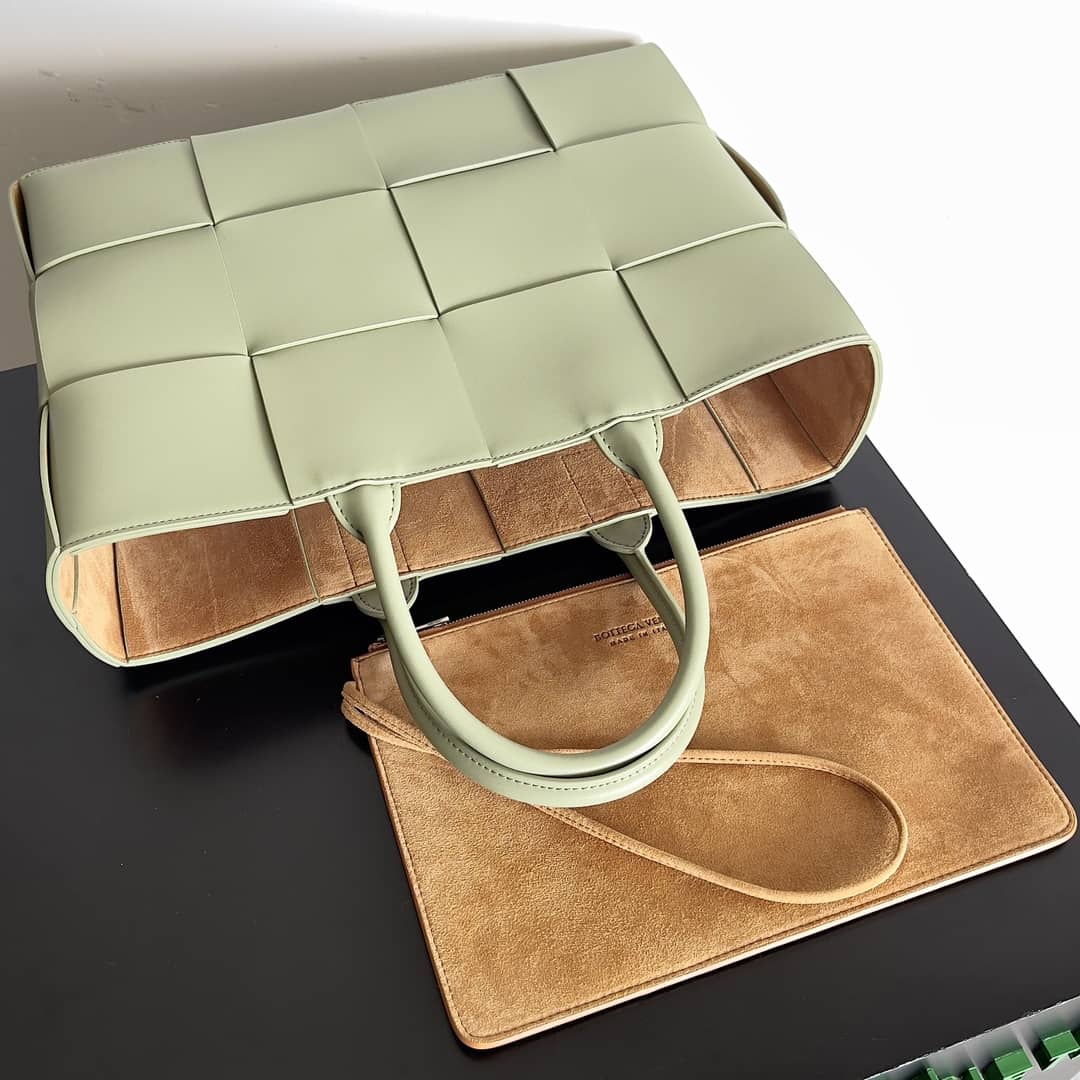 Replica Bottega Veneta Nappa Maxi Intrecciato Arco Tote_5_157815 Replica Bottega Veneta Nappa Maxi Intrecciato Arco Tote