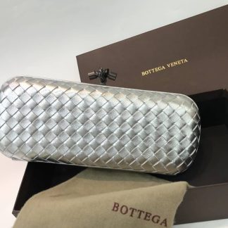 Replica Bottega Veneta Intrecciato Leather Knot Clutch