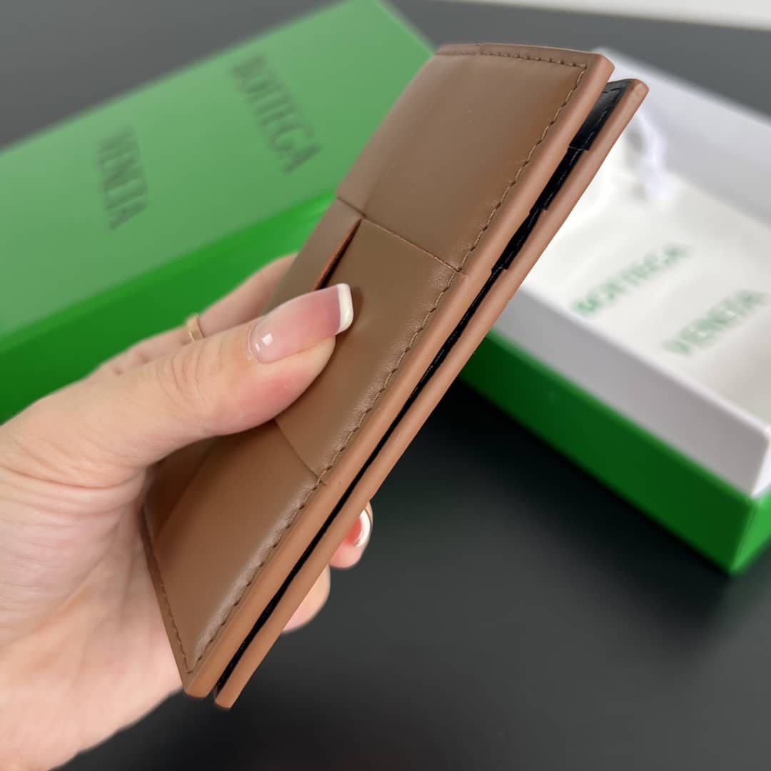 Replica Bottega Veneta Intreccio Leather Cassette Bifold Card Holder_1_158440 Replica Bottega Veneta Intreccio Leather Cassette Bifold Card Holder