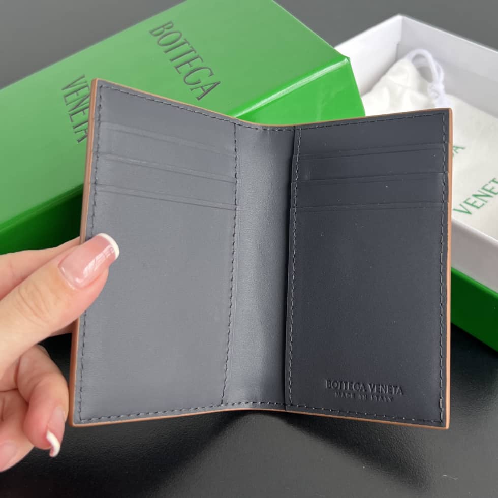 Replica Bottega Veneta Intreccio Leather Cassette Bifold Card Holder_4_158440 Replica Bottega Veneta Intreccio Leather Cassette Bifold Card Holder