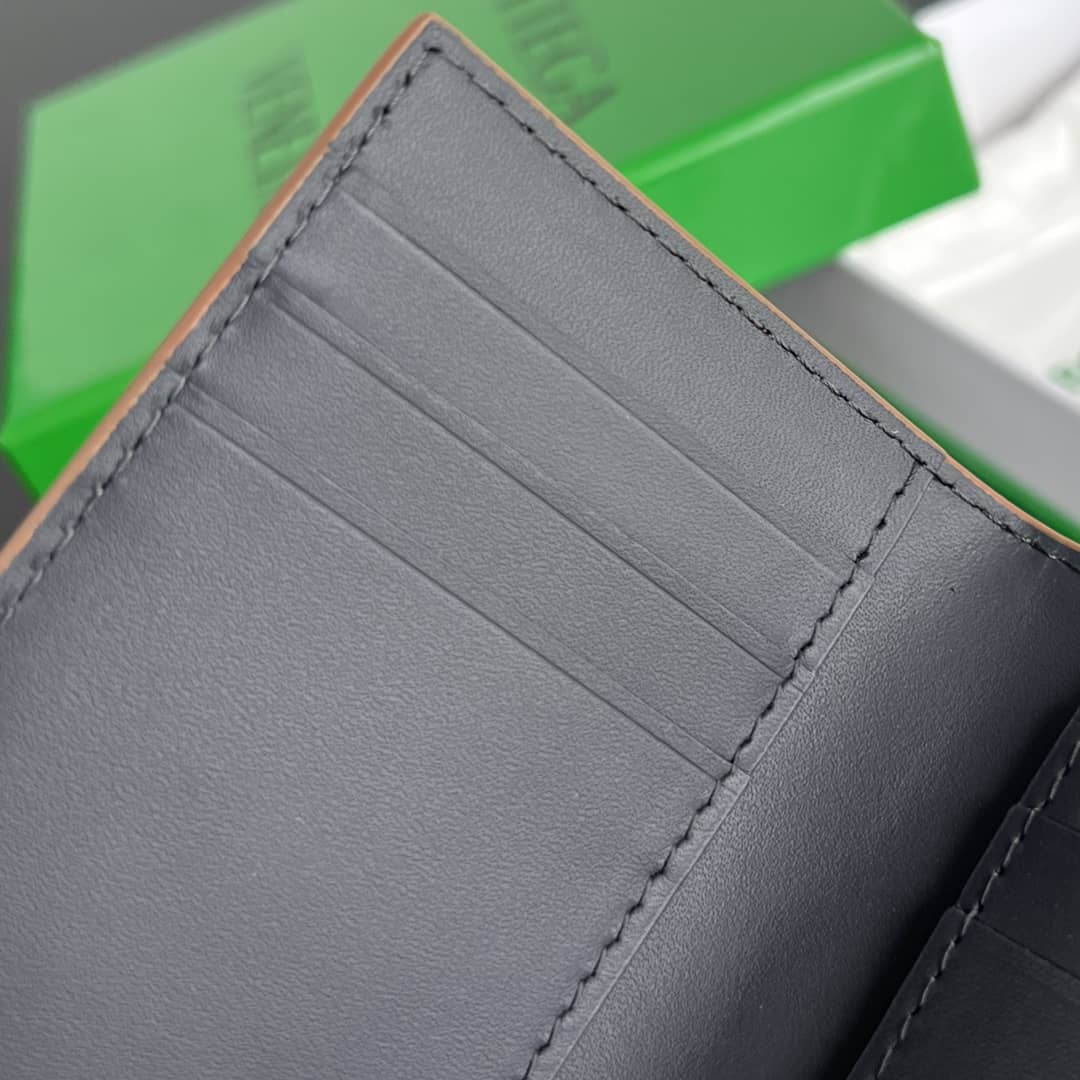 Replica Bottega Veneta Intreccio Leather Cassette Bifold Card Holder_6_158440 Replica Bottega Veneta Intreccio Leather Cassette Bifold Card Holder