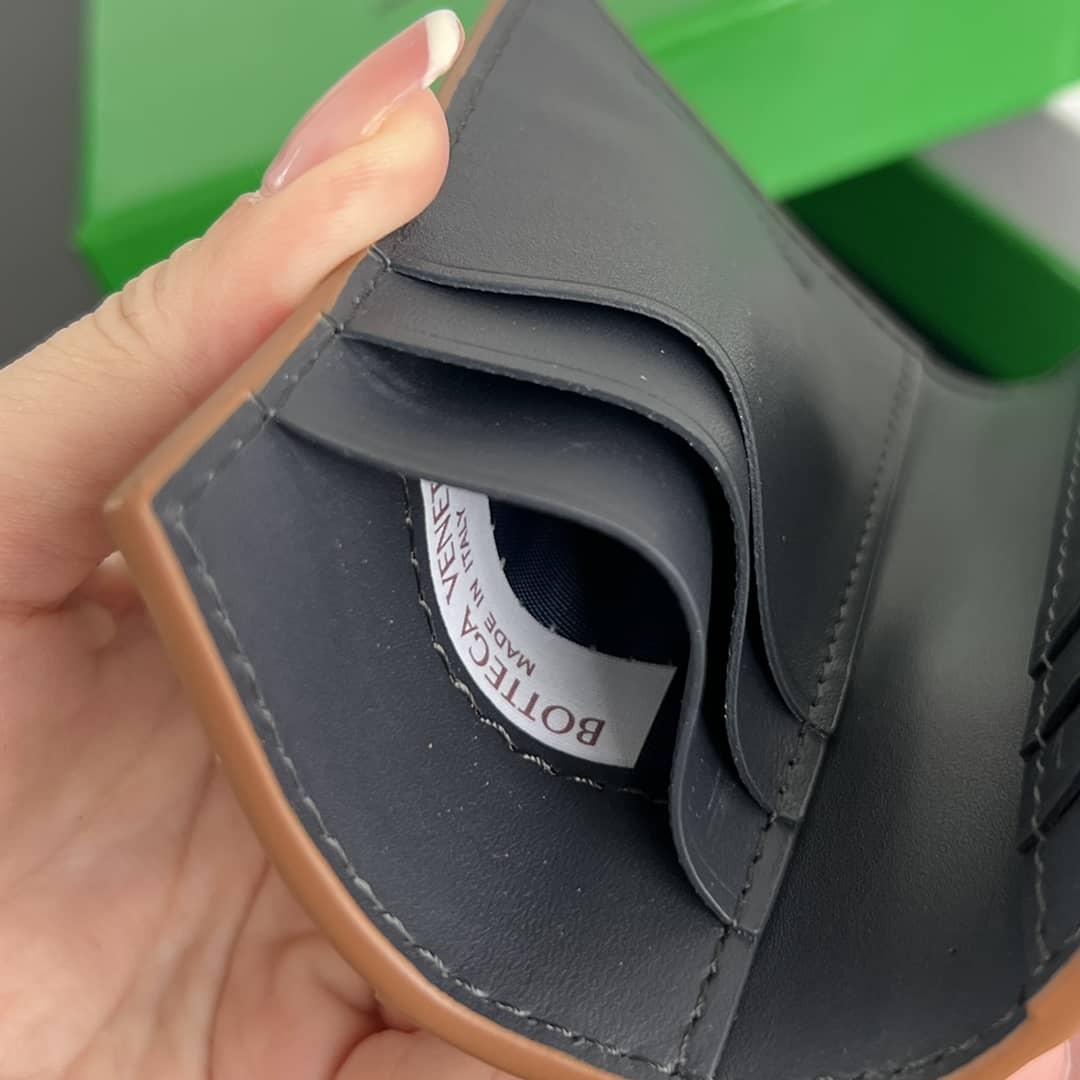 Replica Bottega Veneta Intreccio Leather Cassette Bifold Card Holder_8_158440 Replica Bottega Veneta Intreccio Leather Cassette Bifold Card Holder