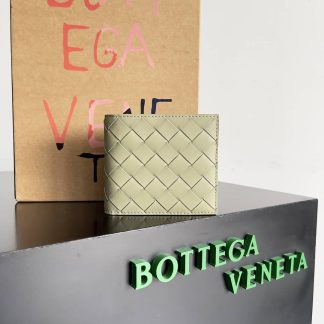 Replica Bottega Veneta Intrecciato Leather Bifold Wallet