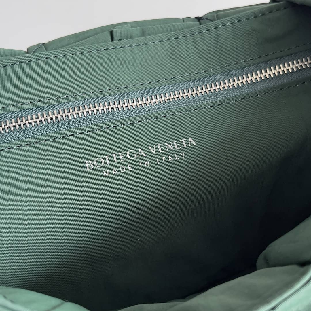 Replica Bottega Veneta Small Padded Tech Cassette Shoulder Bag_4_147188 Replica Bottega Veneta Small Padded Tech Cassette Shoulder Bag