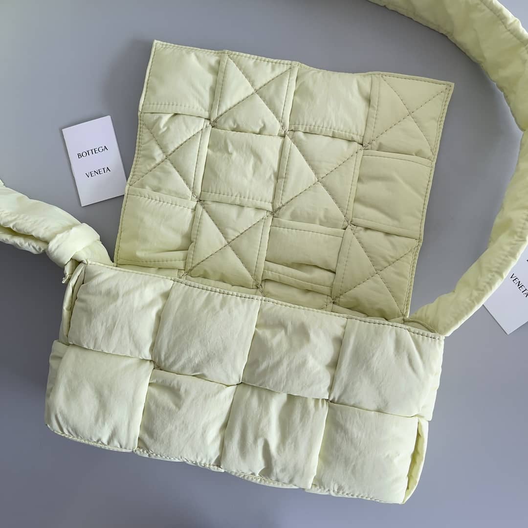 Replica Bottega Veneta Woven Padded Nylon Cassette Messenger Bag_1_147367 Replica Bottega Veneta Woven Padded Nylon Cassette Messenger Bag