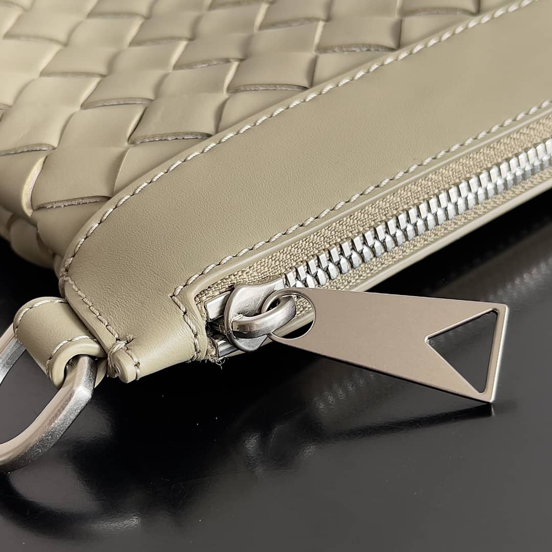 Replica Bottega Veneta Intrecciato Leather Zip Clutch Pouch_2_147517 Replica Bottega Veneta Intrecciato Leather Zip Clutch Pouch