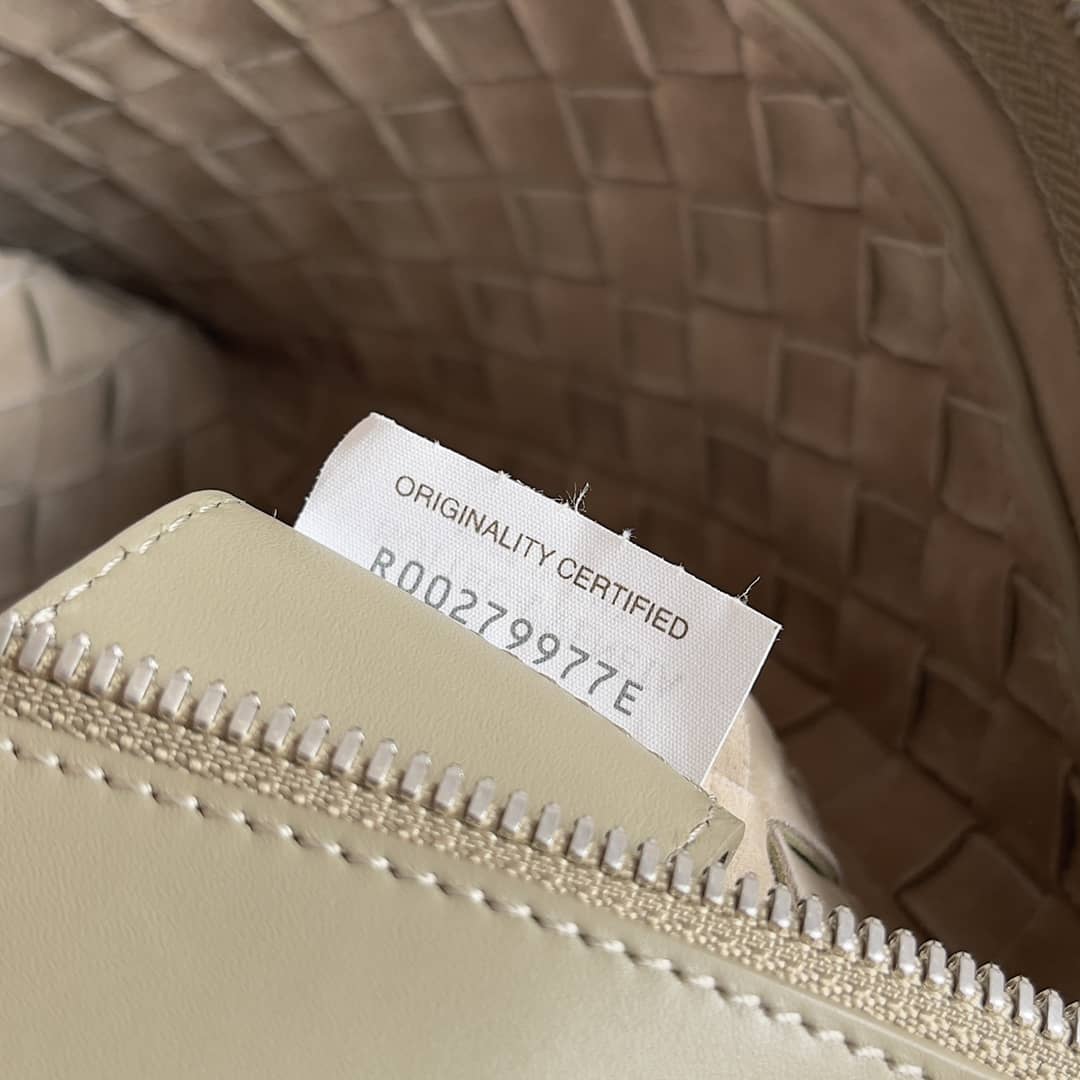 Replica Bottega Veneta Intrecciato Leather Zip Clutch Pouch_6_147517 Replica Bottega Veneta Intrecciato Leather Zip Clutch Pouch