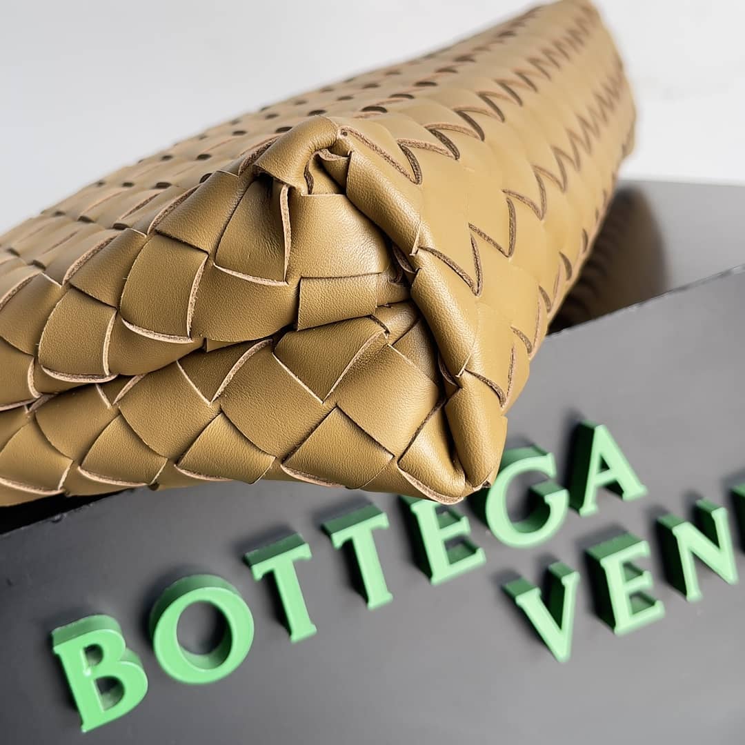 Replica Bottega Veneta Intrecciato Leather Zip Clutch Pouch_2_147527 Replica Bottega Veneta Intrecciato Leather Zip Clutch Pouch