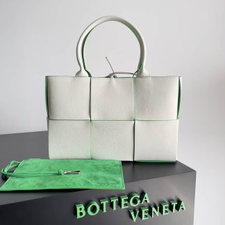 Replica Bottega Veneta Maxi Intrecciato Mini Arco Tote