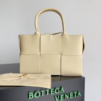 Replica Bottega Veneta Maxi Intrecciato Mini Arco Tote
