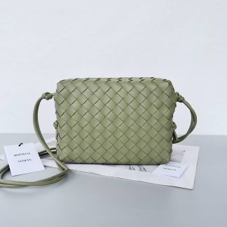 Replica Bottega Veneta Loop Intrecciato Camera Bag