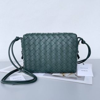 Replica Bottega Veneta Loop Intrecciato Camera Bag