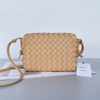 Replica Bottega Veneta Loop Intrecciato Camera Bag