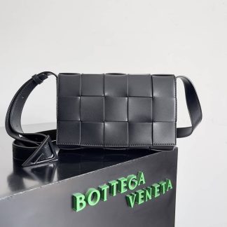 Replica Bottega Veneta Cassette leather shoulder bag