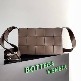 Replica Bottega Veneta Cassette leather shoulder bag