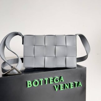 Replica Bottega Veneta Cassette leather shoulder bag