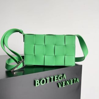 Replica Bottega Veneta Cassette leather shoulder bag