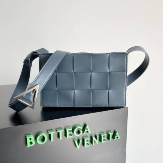 Replica Bottega Veneta Cassette leather shoulder bag