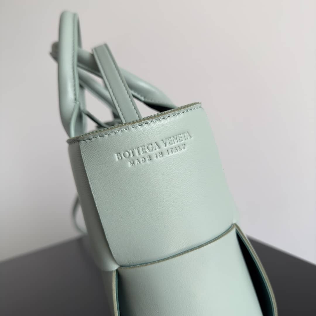 Replica Bottega Veneta Intreccio Leather Mini East-West Arco Tote Bag_2_148597 Replica Bottega Veneta Intreccio Leather Mini East-West Arco Tote Bag