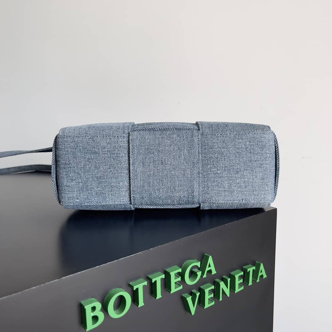 Replica Bottega Veneta Intreccio Leather Mini East-West Arco Tote Bag_1_148617 Replica Bottega Veneta Intreccio Leather Mini East-West Arco Tote Bag