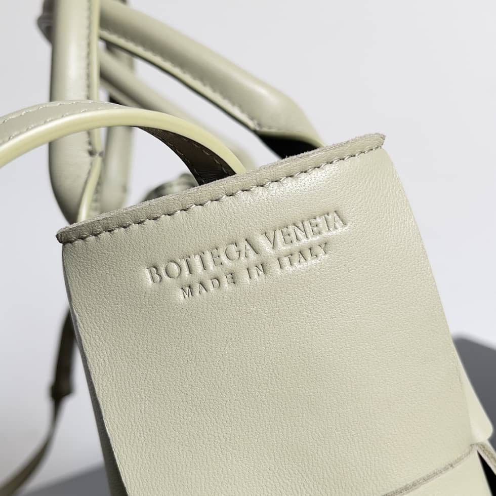 Replica Bottega Veneta Intreccio Leather Mini East-West Arco Tote Bag_1_148677 Replica Bottega Veneta Intreccio Leather Mini East-West Arco Tote Bag